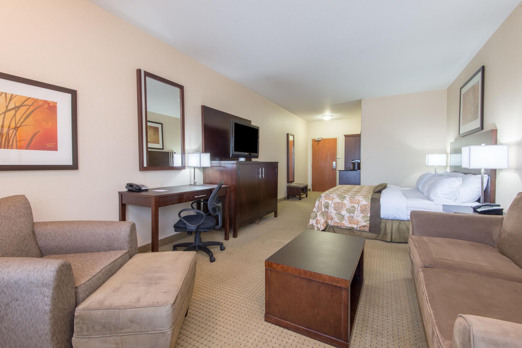 Ramada By Wyndham Lac La Biche Exterior foto