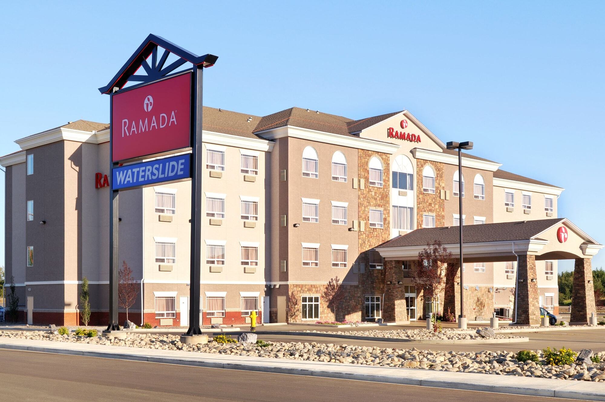 Ramada By Wyndham Lac La Biche Exterior foto