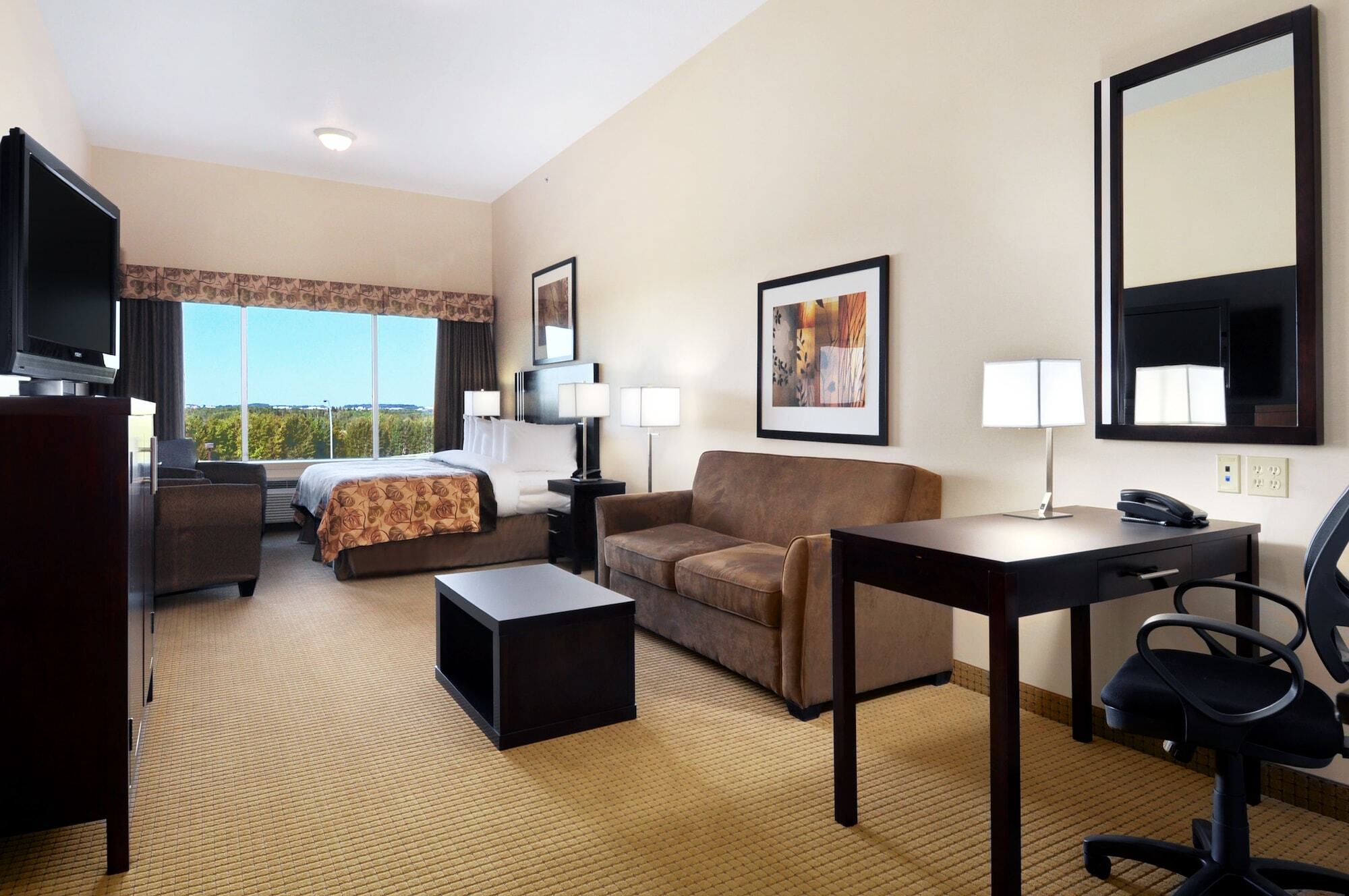 Ramada By Wyndham Lac La Biche Exterior foto
